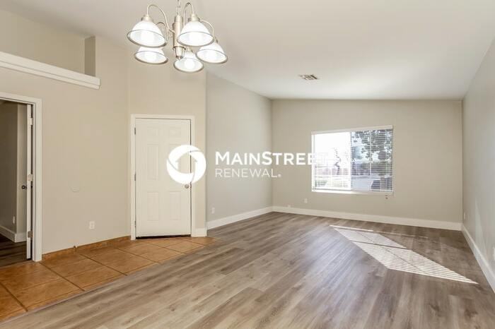 17607 N 113th Ave - Photo 6 of 16