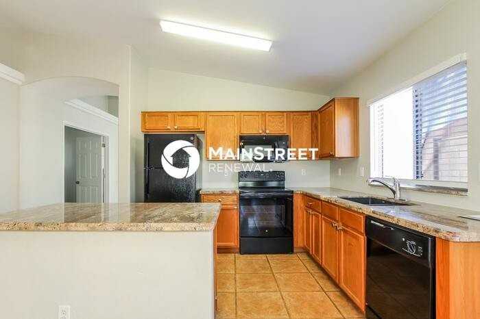17607 N 113th Ave - Photo 7 of 16