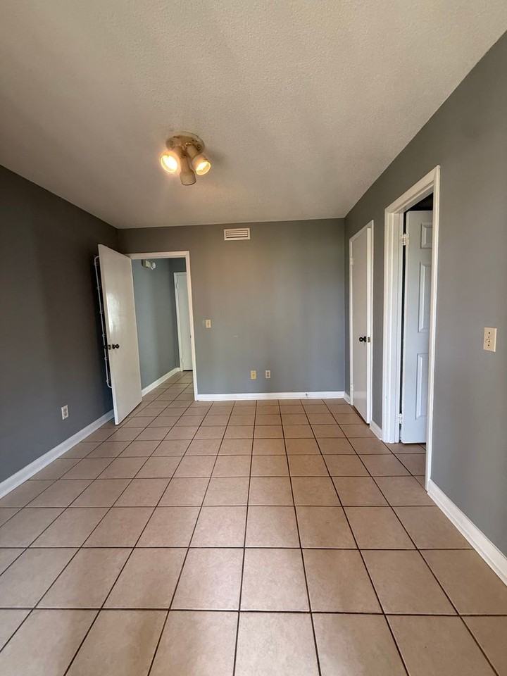 100 Gunter Ln - Photo 4 of 14
