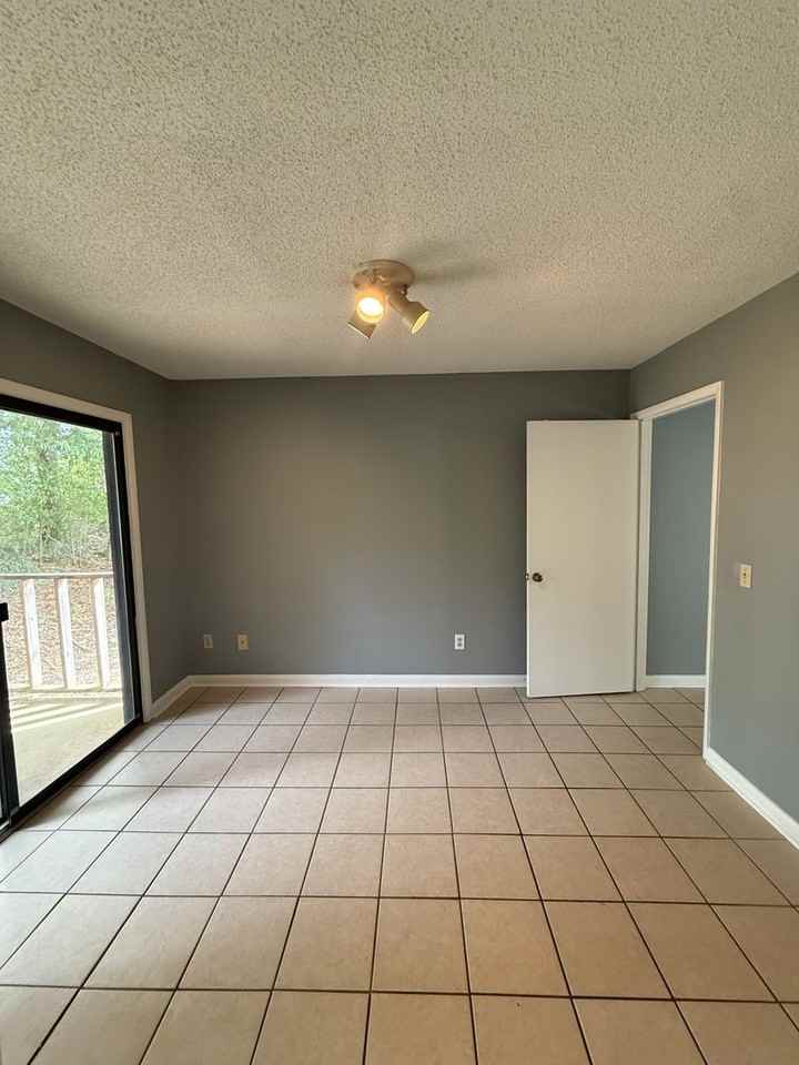 100 Gunter Ln - Photo 7 of 14