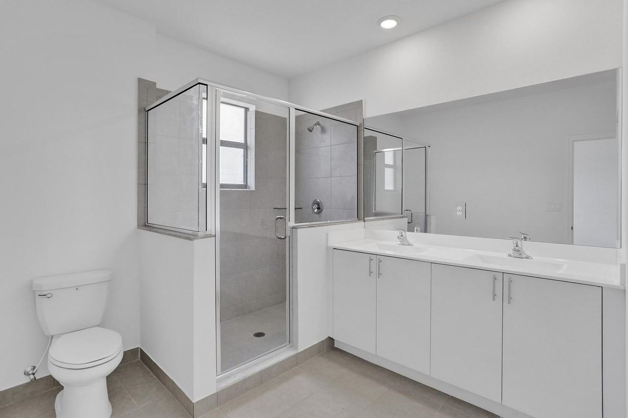 13050 Sw 232nd Ter - Photo 3 of 44