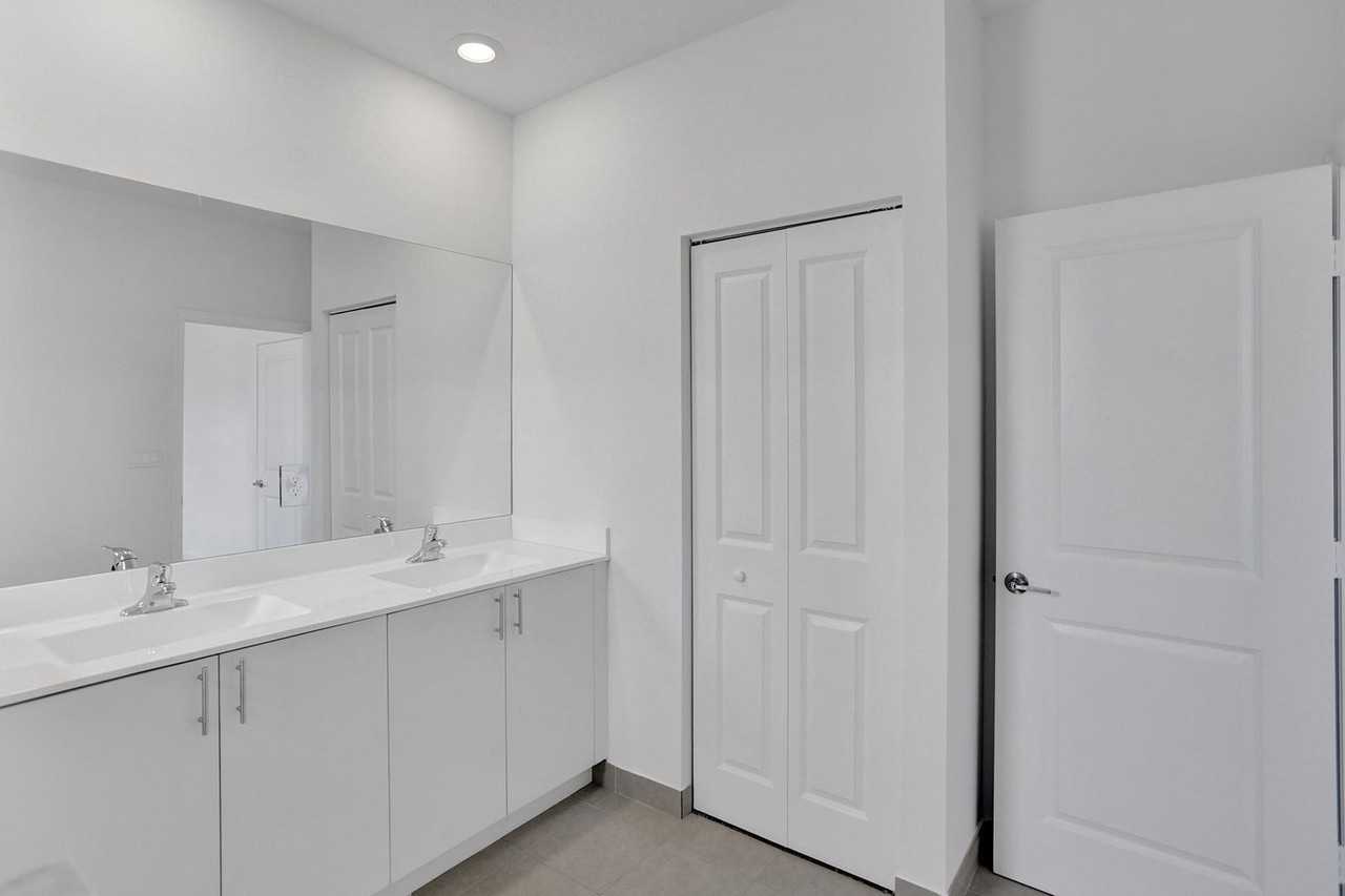 13050 Sw 232nd Ter - Photo 4 of 44