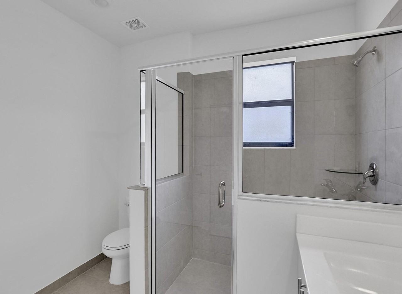 13050 Sw 232nd Ter - Photo 5 of 44