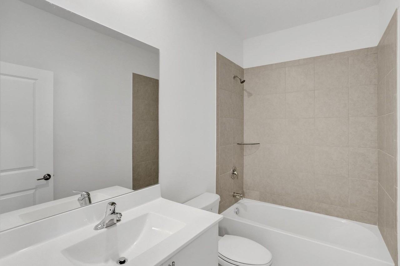 13050 Sw 232nd Ter - Photo 7 of 44