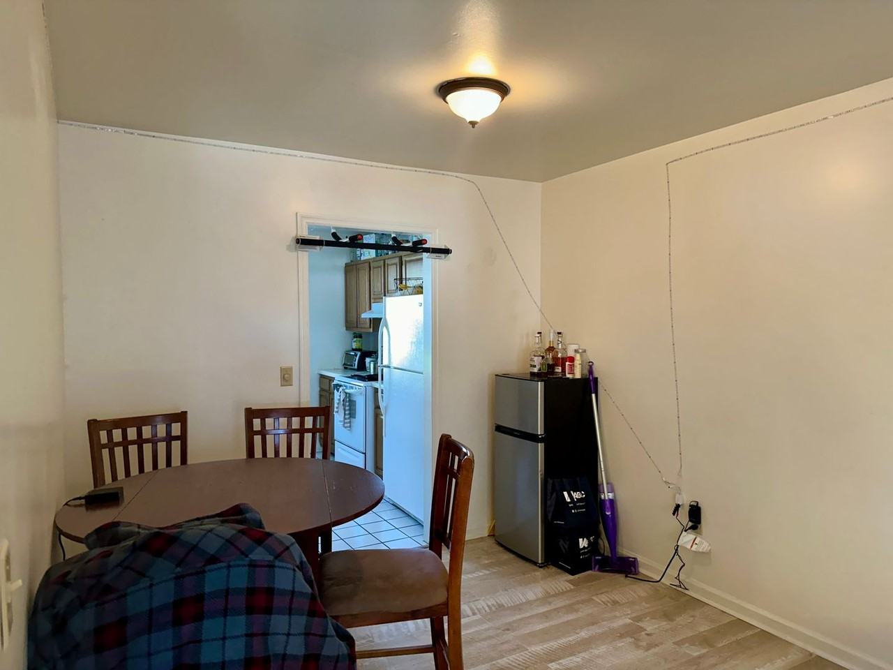 1712 Emerald St - Photo 4 of 16