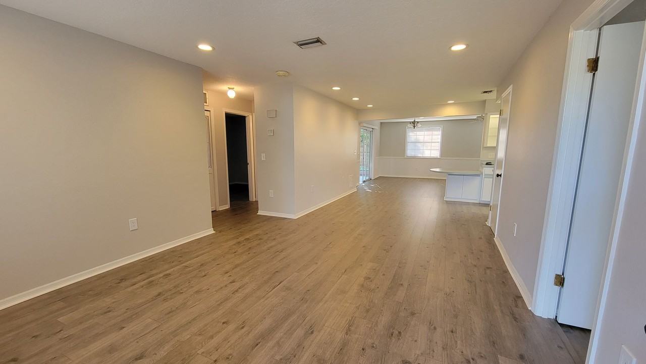 1059 Hope St - Photo 3 of 27