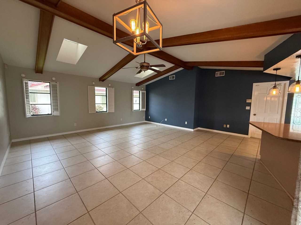 523 Toulouse Dr - Photo 4 of 33