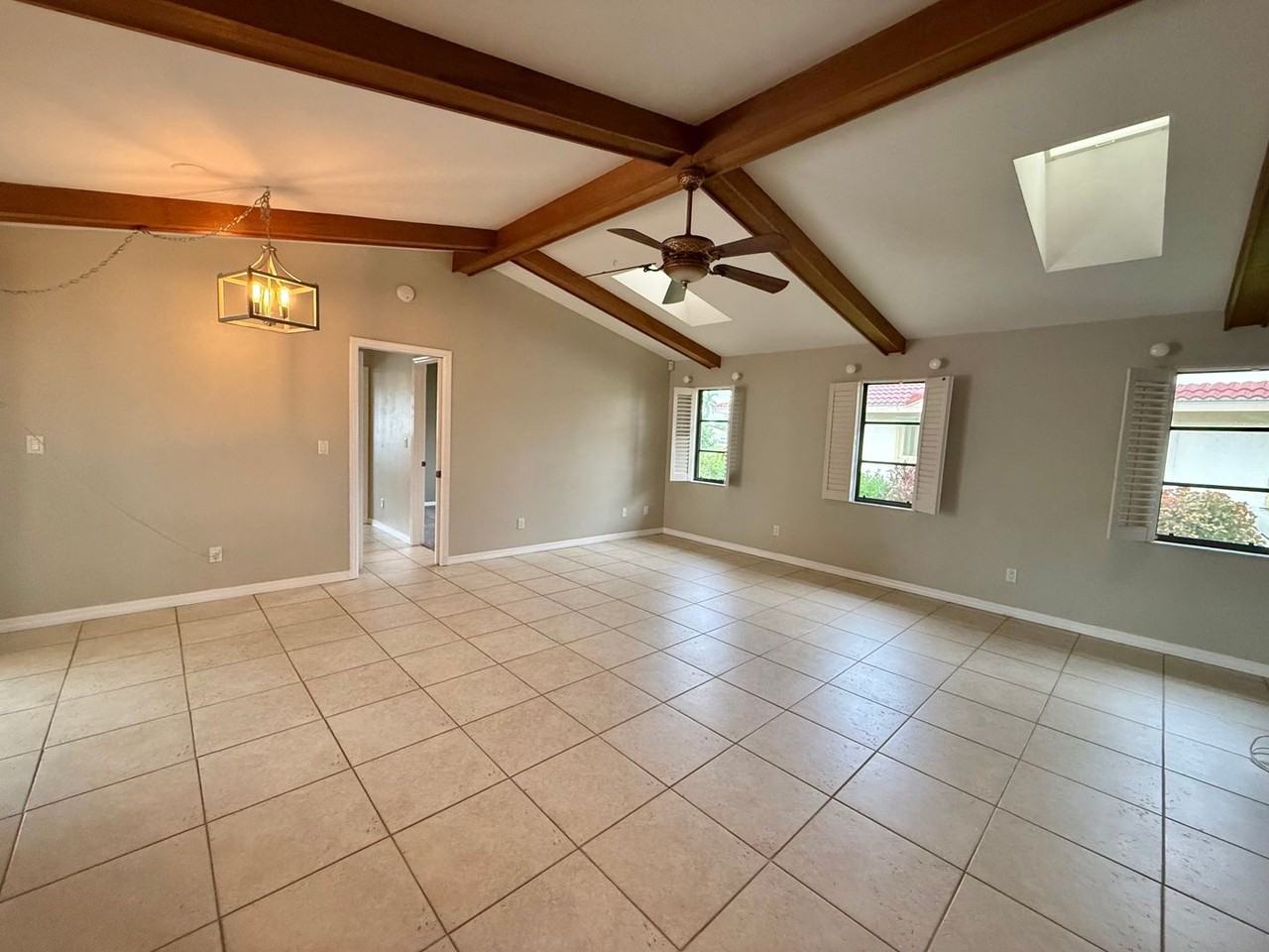 523 Toulouse Dr - Photo 6 of 33