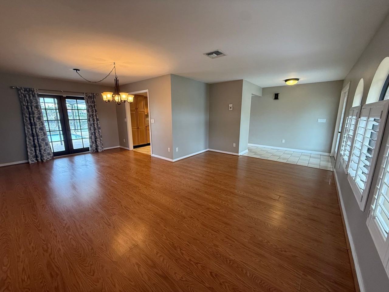 523 Toulouse Dr - Photo 7 of 33