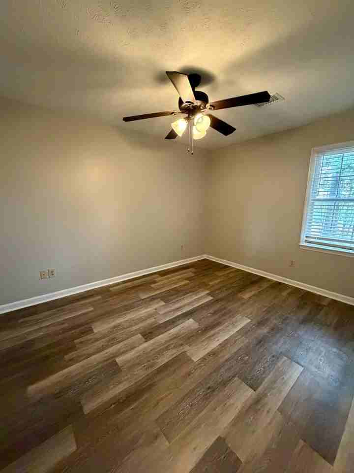 1348 Kent Dr - Photo 6 of 9