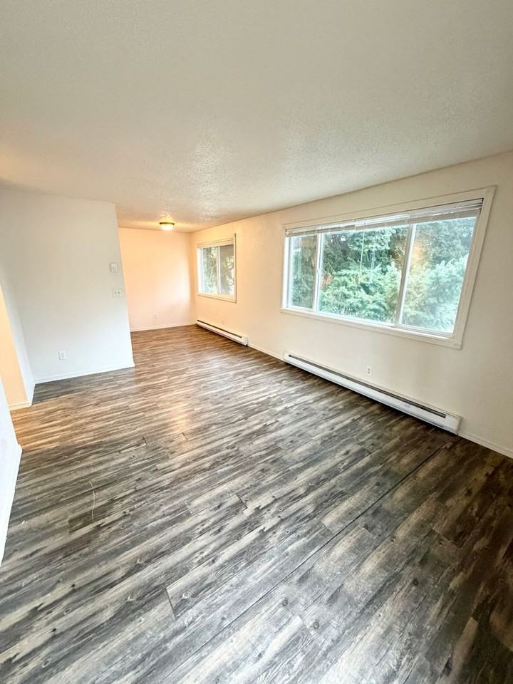 3609 L St - Photo 2 of 12