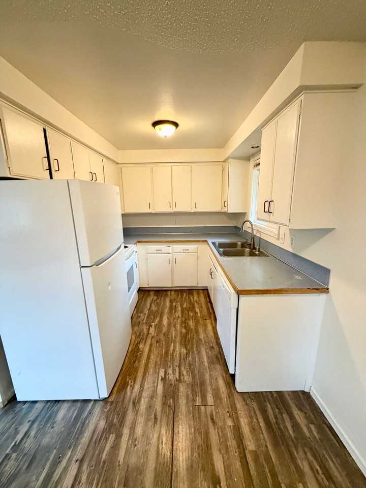 3609 L St - Photo 3 of 12
