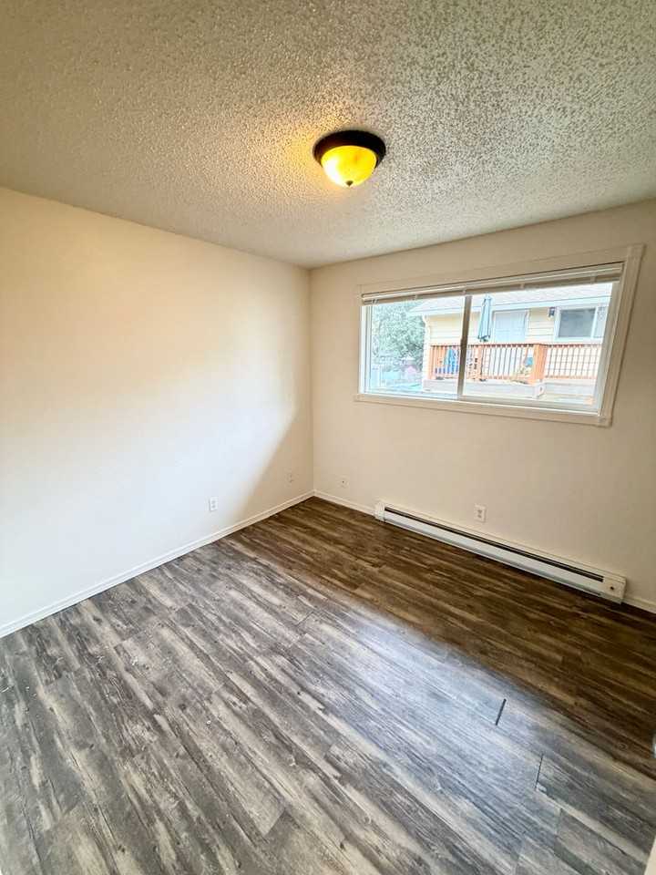 3609 L St - Photo 6 of 12