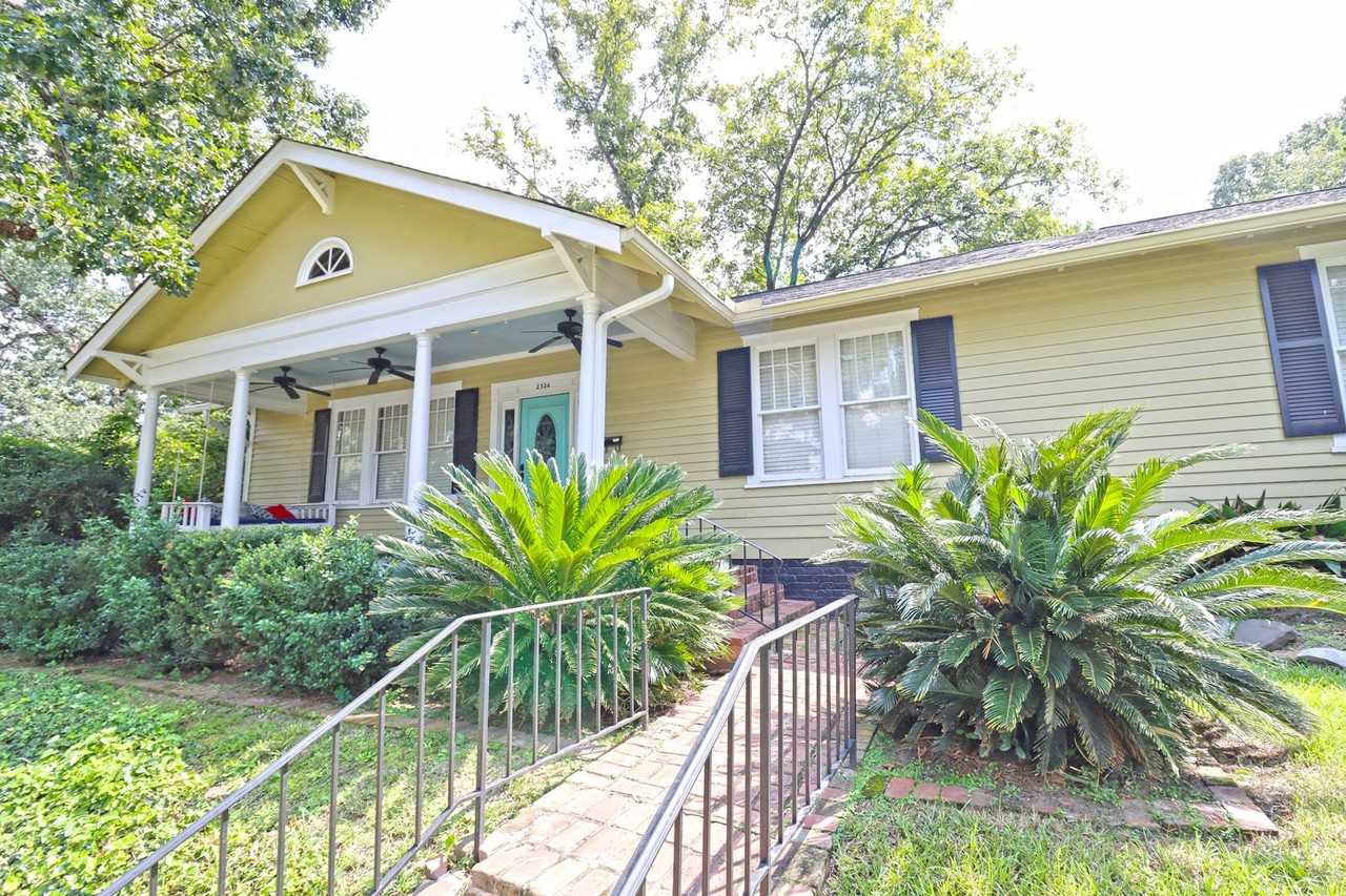 2326 Lowndes Rd - Photo 2 of 32