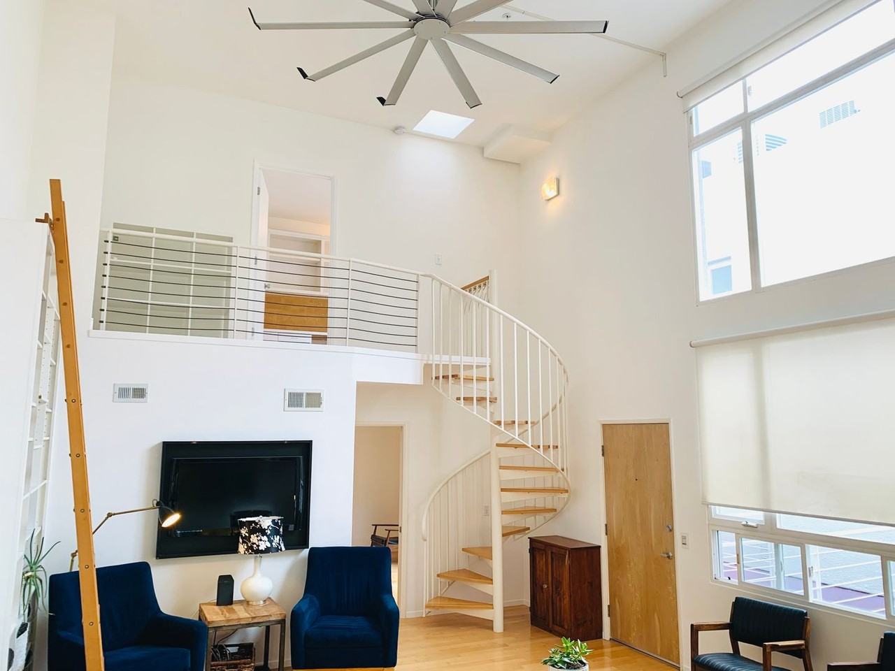 602 W Fir St #401 - Photo 3 of 35