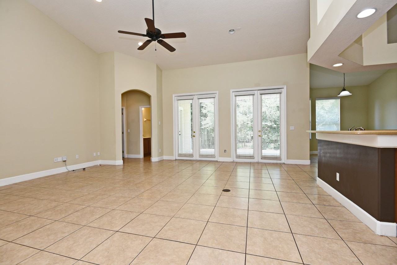 220 Heatherbrooke Cir - Photo 2 of 33