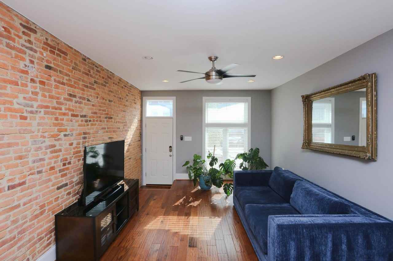 638 Oldham St - Photo 7 of 32