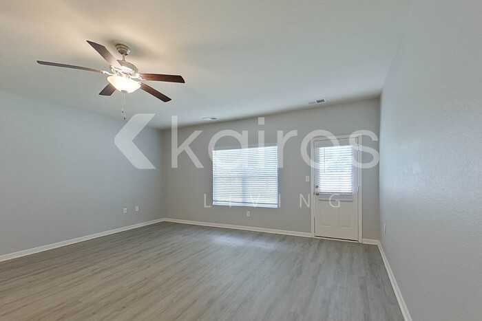10709 Bent Brook Dr - Photo 5 of 28