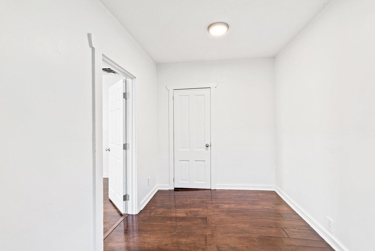 1611 King St - Photo 3 of 25