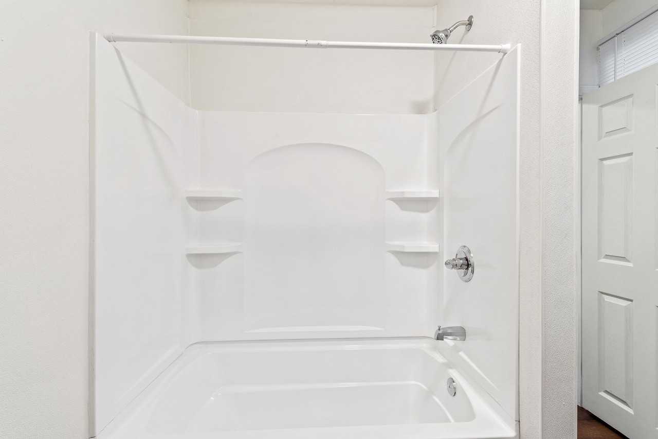 1611 King St - Photo 4 of 25