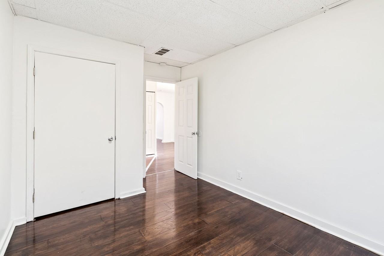 1611 King St - Photo 5 of 25