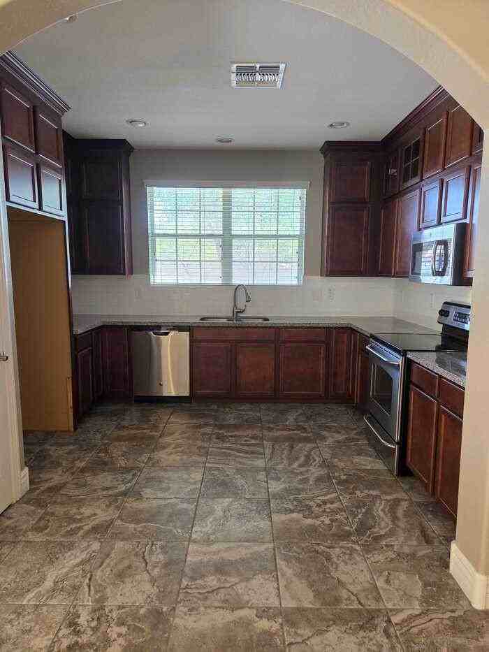 3633 E Hans Dr - Photo 4 of 22