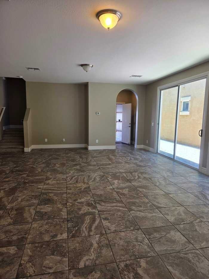3633 E Hans Dr - Photo 6 of 22