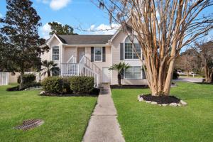 featured image of 1 Rivermist Ln