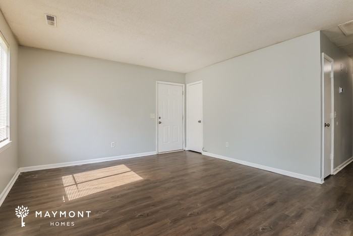 44 Elmwood Pl - Photo 5 of 12