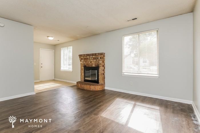 44 Elmwood Pl - Photo 6 of 12