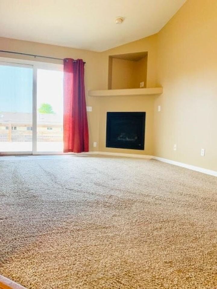17170 Manderson St - Photo 5 of 13