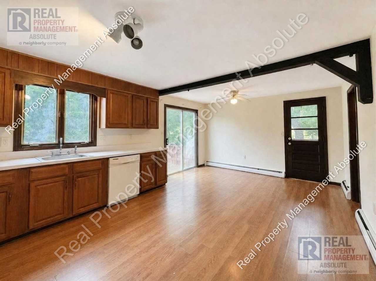 4 Harwood Rd - Photo 4 of 29