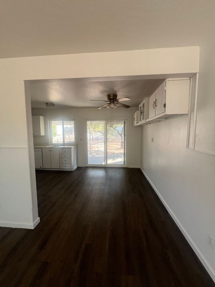 5700 Seyferth Way - Photo 5 of 16