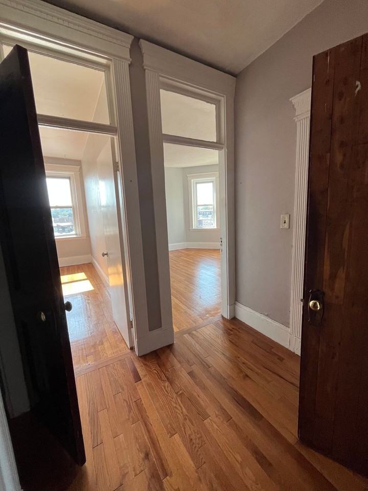 27 Brighton Ave #27 - Photo 4 of 16