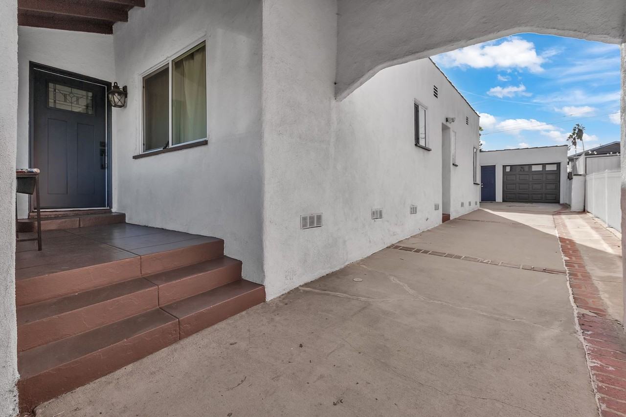 6707 4th Ave - Photo 4 of 31