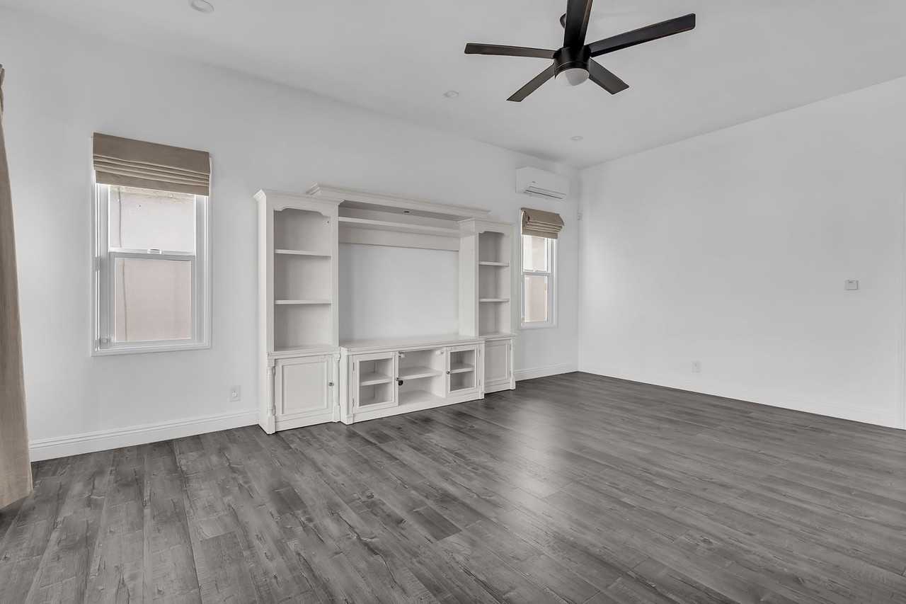 6707 4th Ave - Photo 7 of 31