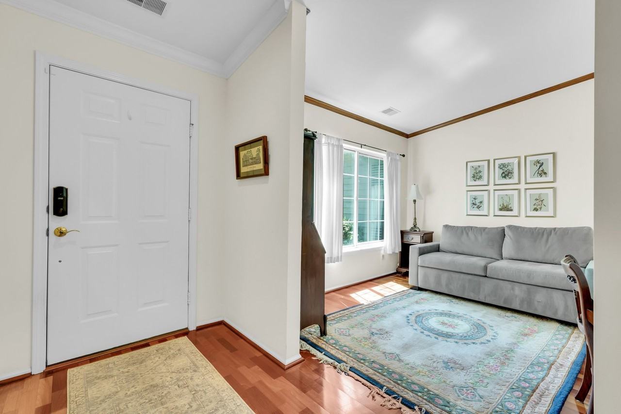 28 Huquenin Ln - Photo 3 of 49