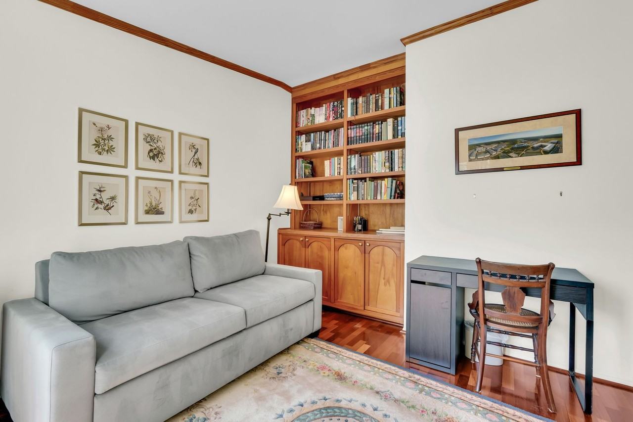 28 Huquenin Ln - Photo 5 of 49