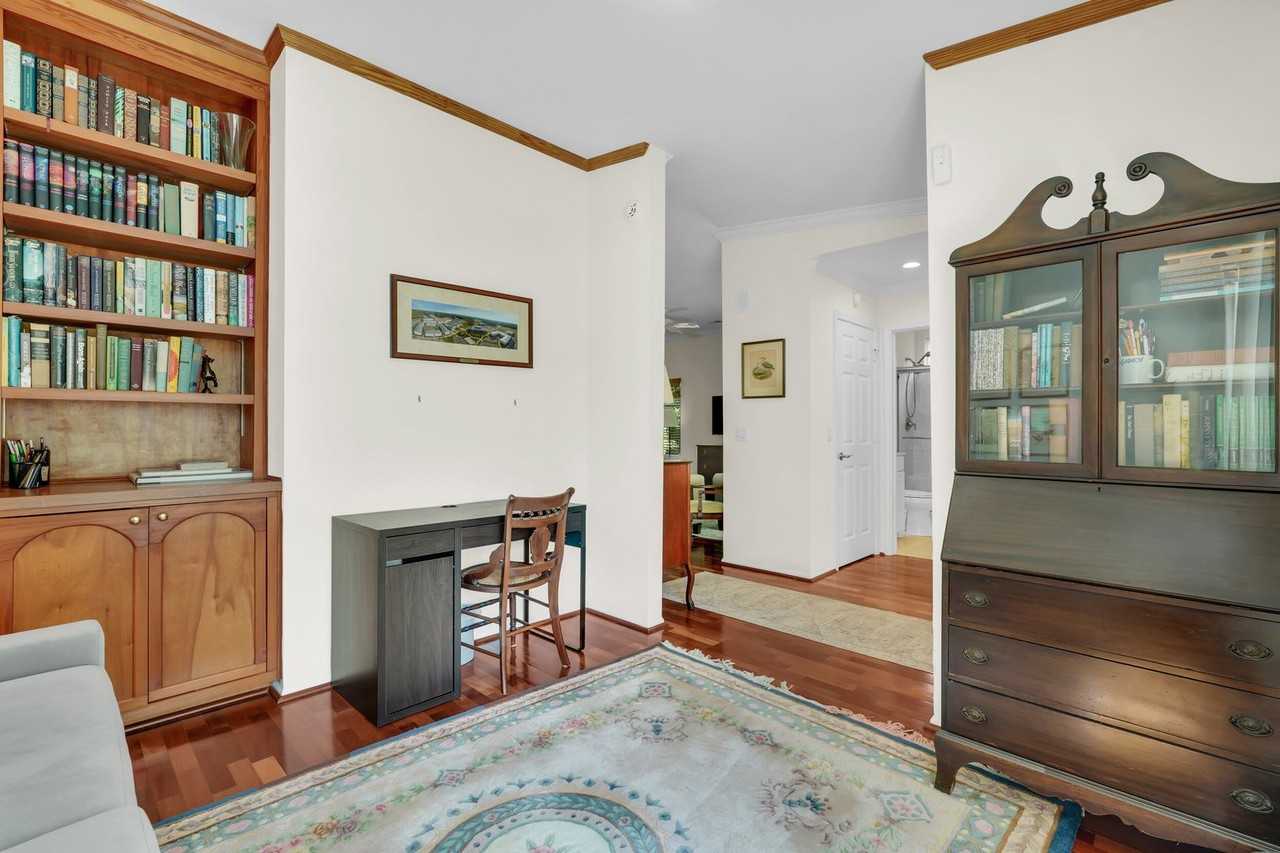 28 Huquenin Ln - Photo 6 of 49