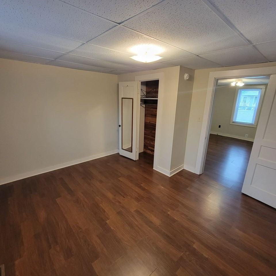 470 W 5th St - Photo 7 of 13