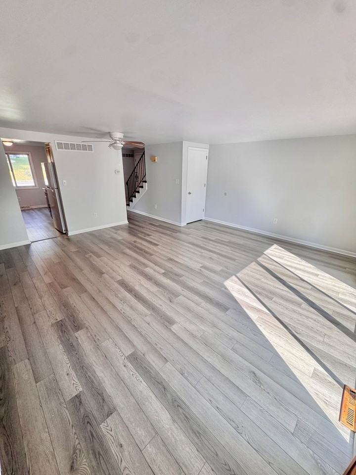 7321 E Hillcrest Ln - Photo 7 of 22