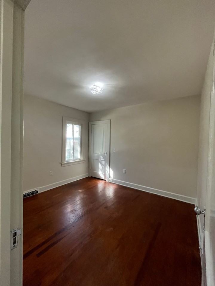 25 S 33rd St - Photo 6 of 11