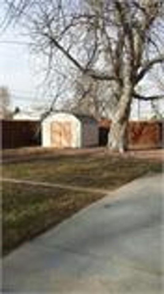 1007 33rd Ave - Photo 3 of 11