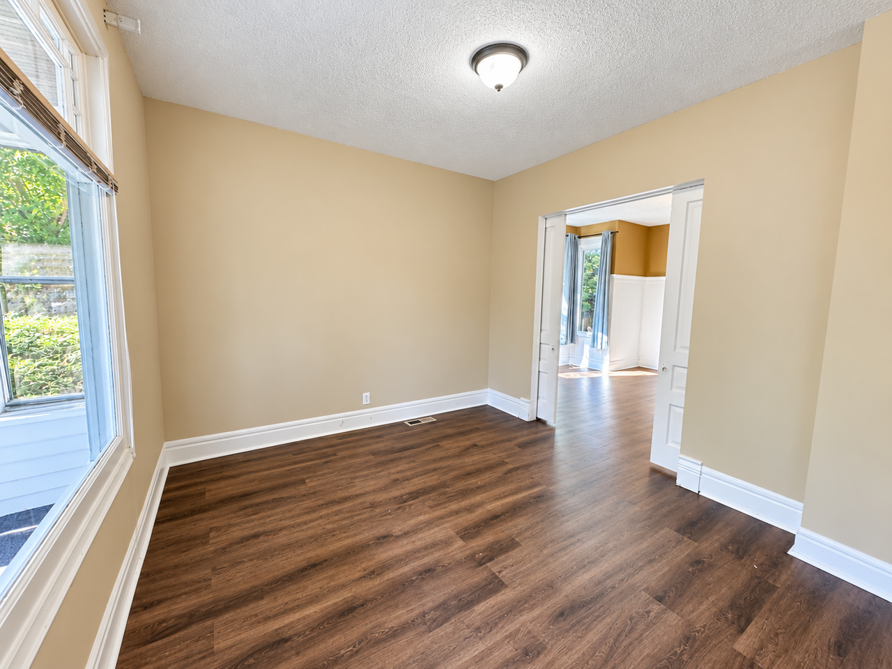 1145 Beech St - Photo 3 of 12