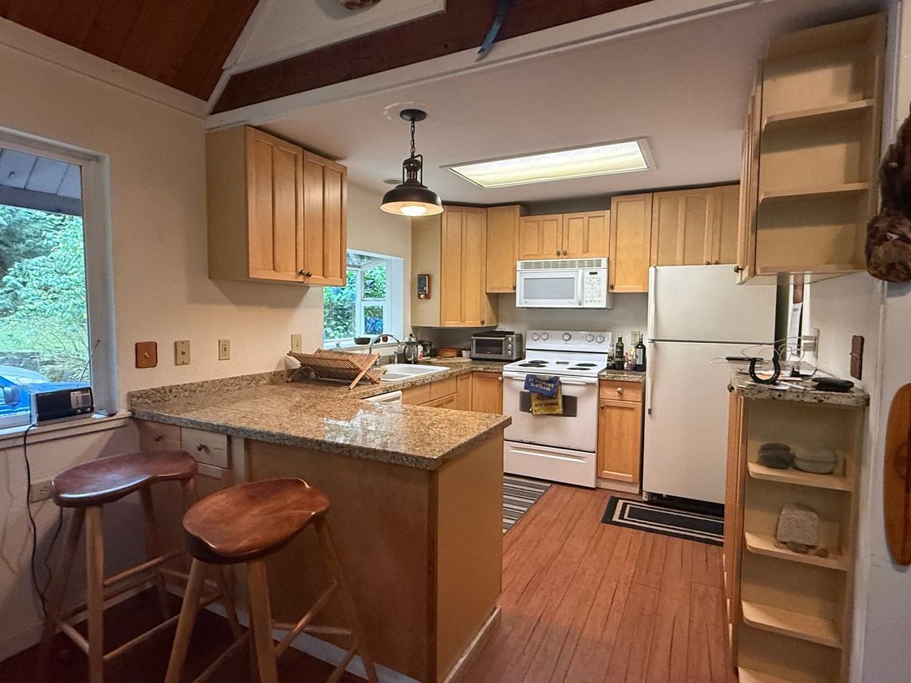 37021 Madrona Blvd Ne - Photo 2 of 12