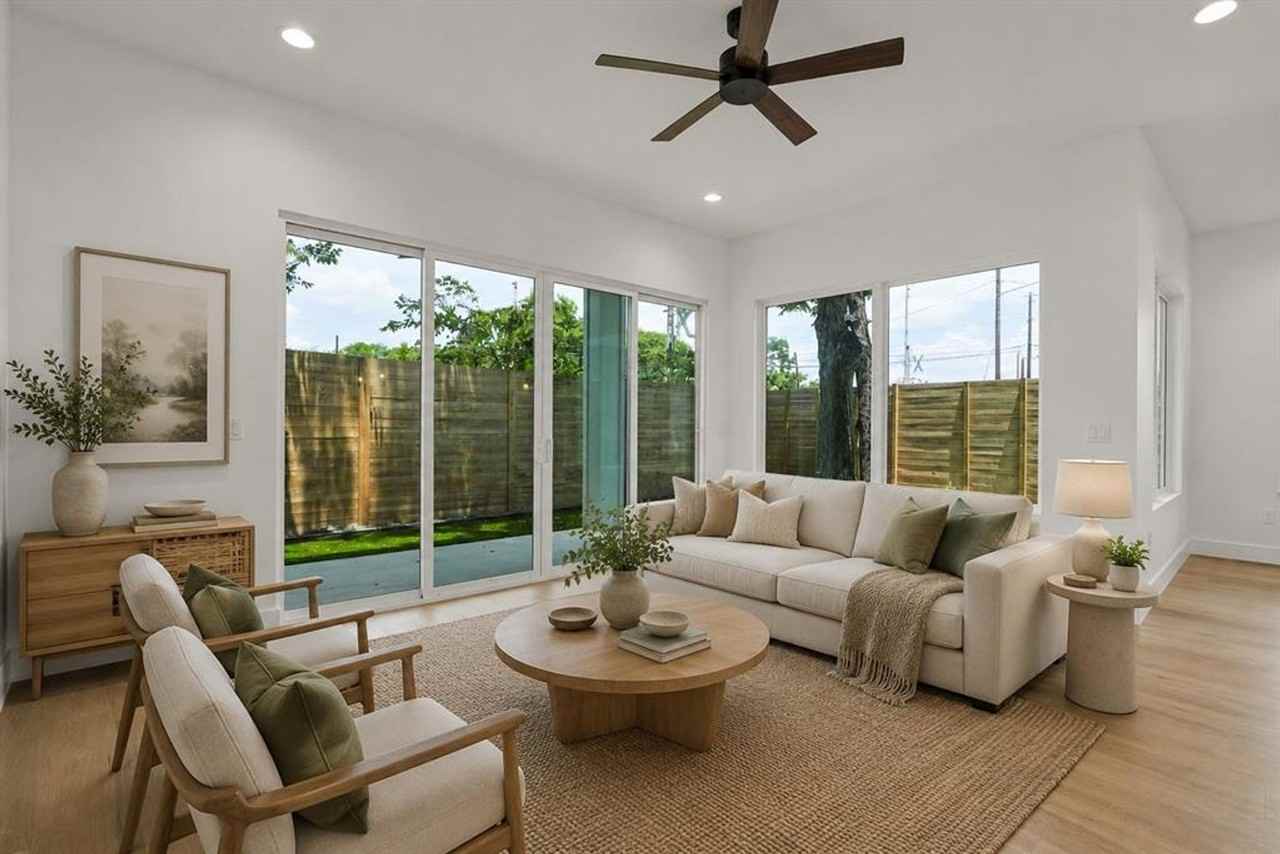 752 Pedernales St - Photo 3 of 31