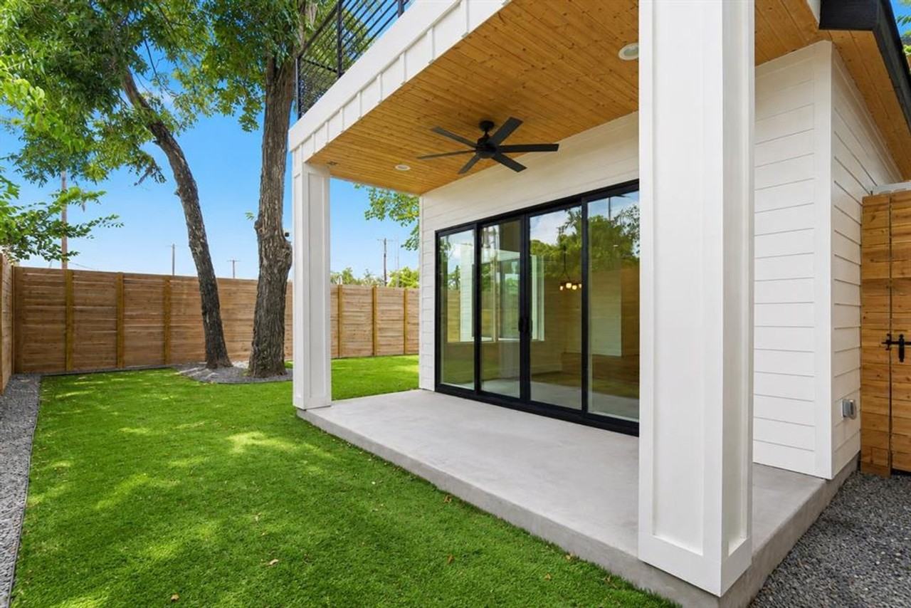 752 Pedernales St - Photo 5 of 31