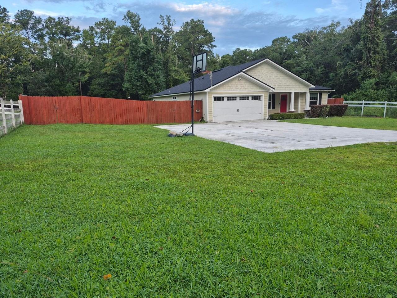 6806 Old Middleburg Rd S - Photo 2 of 32