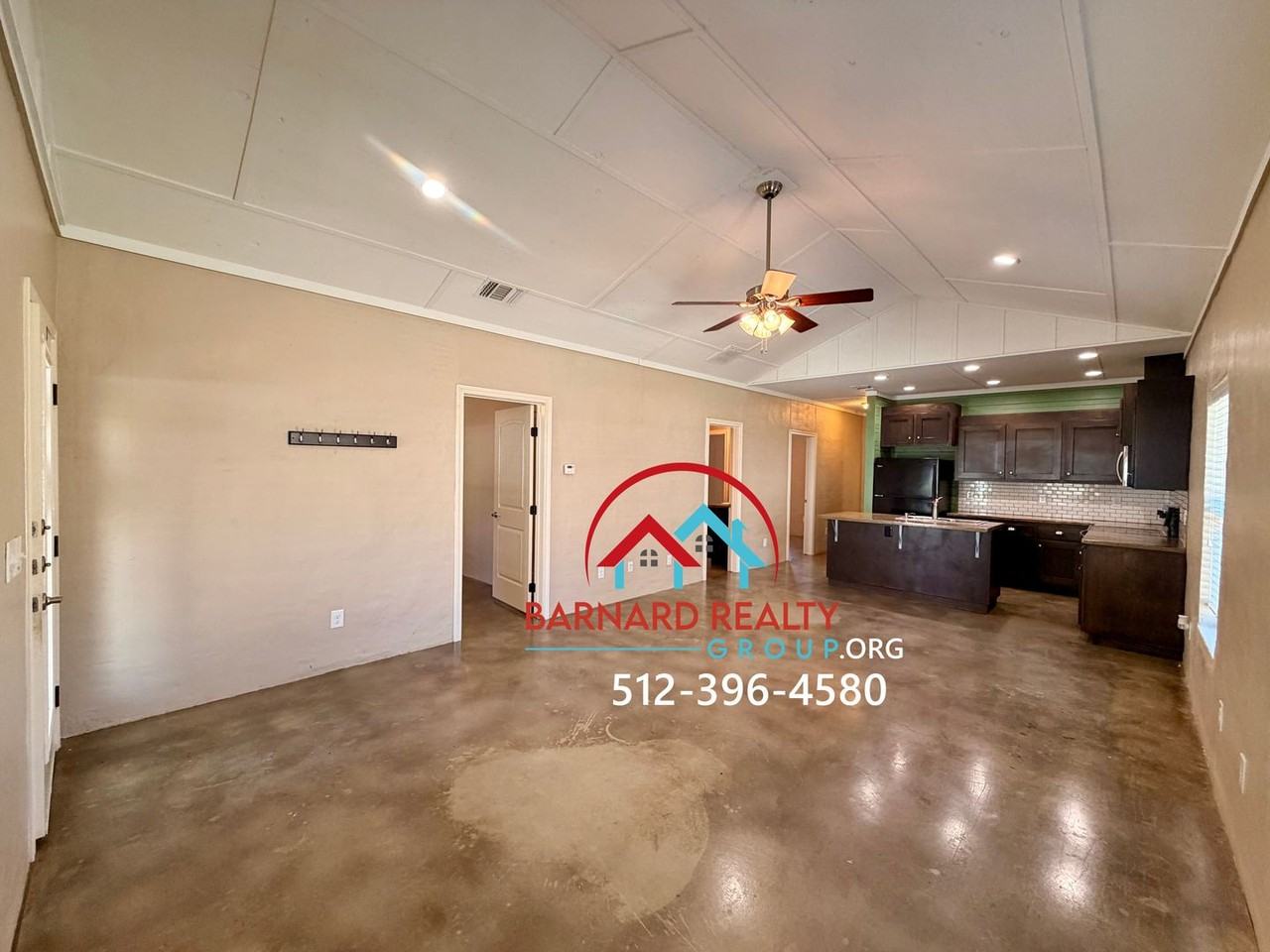1011 Allen St - Photo 3 of 16