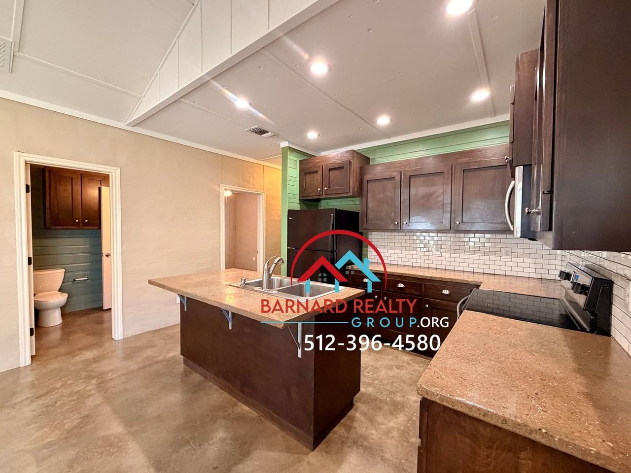 1011 Allen St - Photo 6 of 16